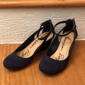Navy blue American Rag suede heels 😍